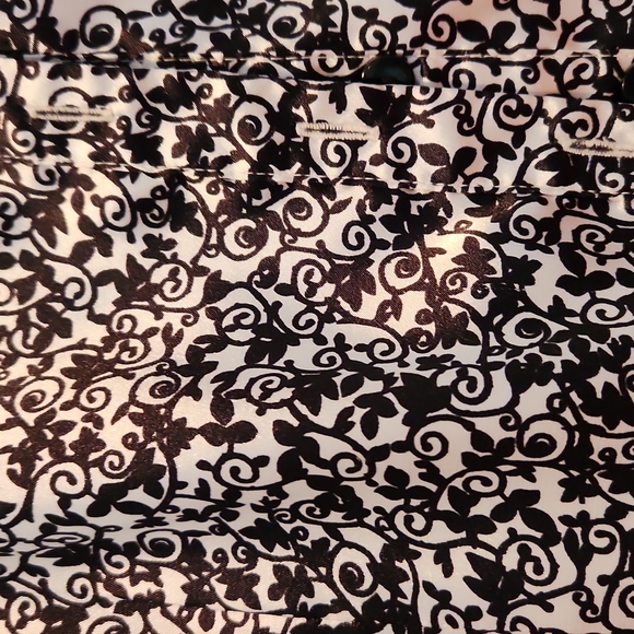 Black and white blouse - Picture 2 of 3